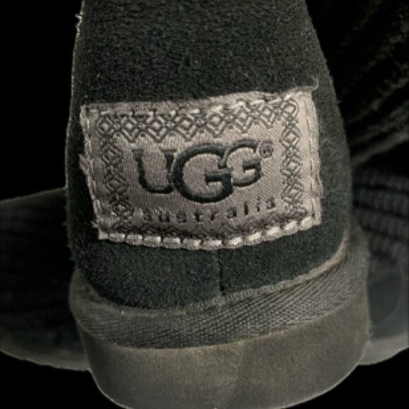 Ugg Cardigan Boot - Picture 4 of 7
